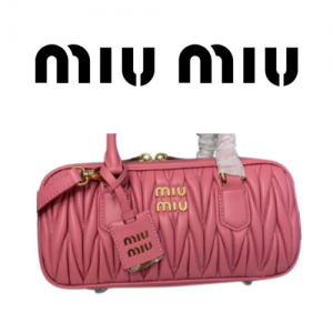 MIU MIU 아르카디 마테라쎄 가죽 라지 백