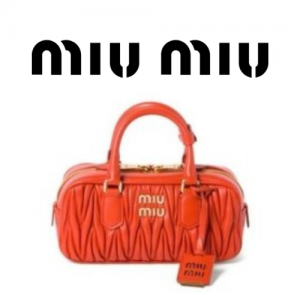 MIU MIU 아르카디 마테라쎄 가죽백