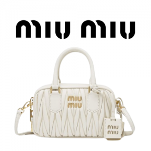 MIU MIU 아르카디 마테라쎄 가죽백
