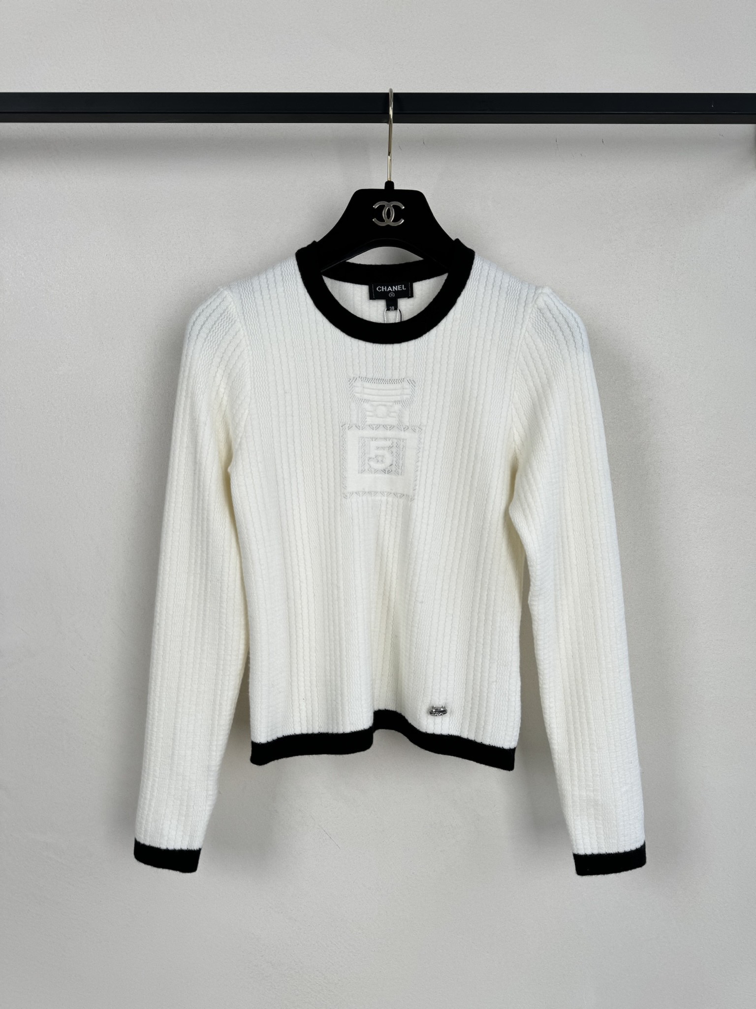 [WOMEN] CHANEL 24FW 자카드 패턴 라운드넥 니트