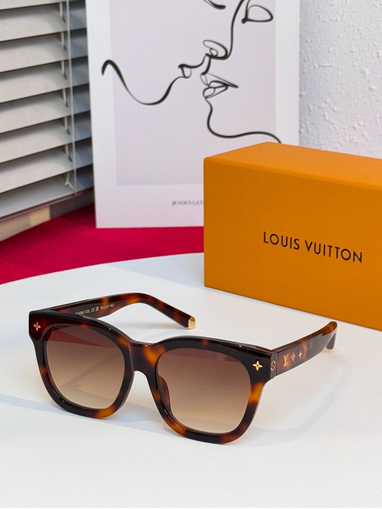LOUIS VUITTON_Z1633E