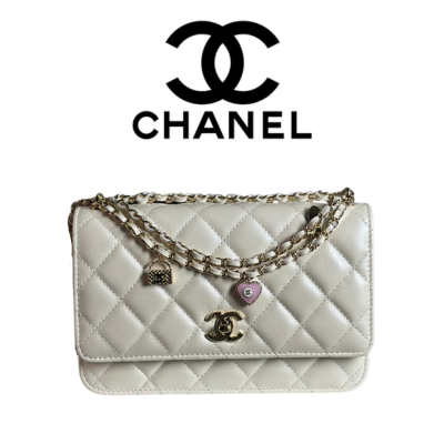 CHANEL 25P 팬던트 WOC 체인백