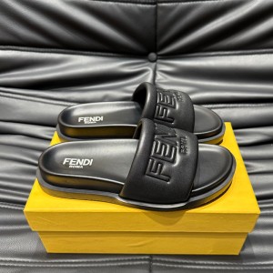 [240~300] FENDI 로고 엠보싱 슬라이드